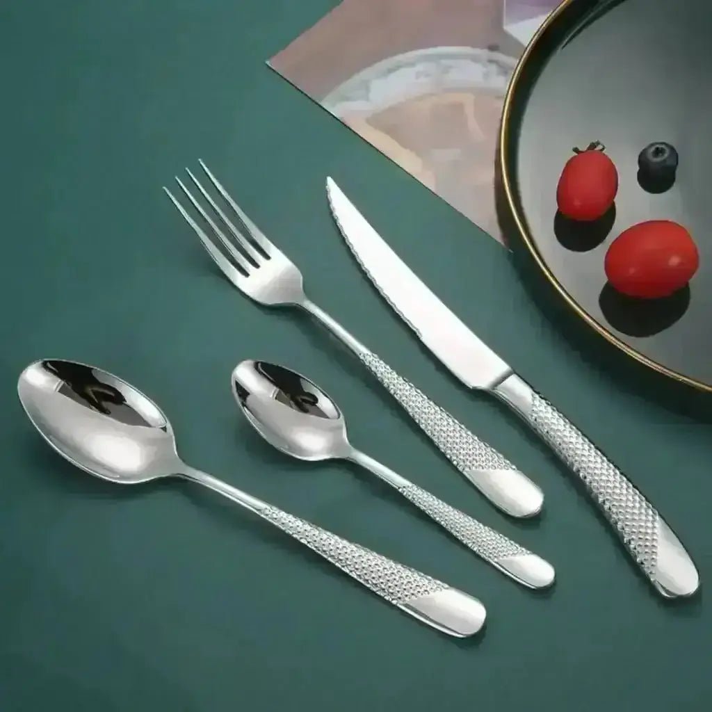 Luxury Western Stainless Steel Silverware Set (24 Piece Set)