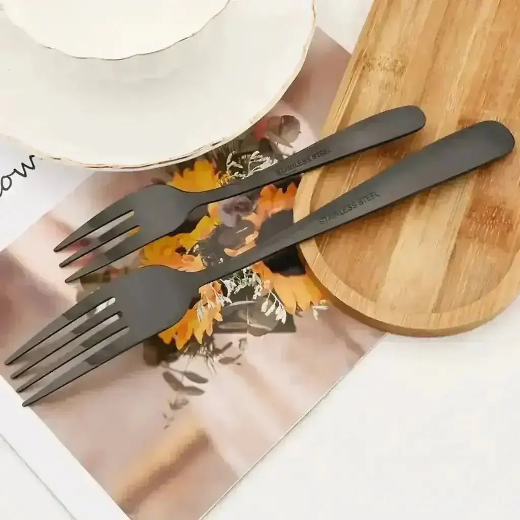 Luxury Western Stainless Steel Silverware Set (24 Piece Set)