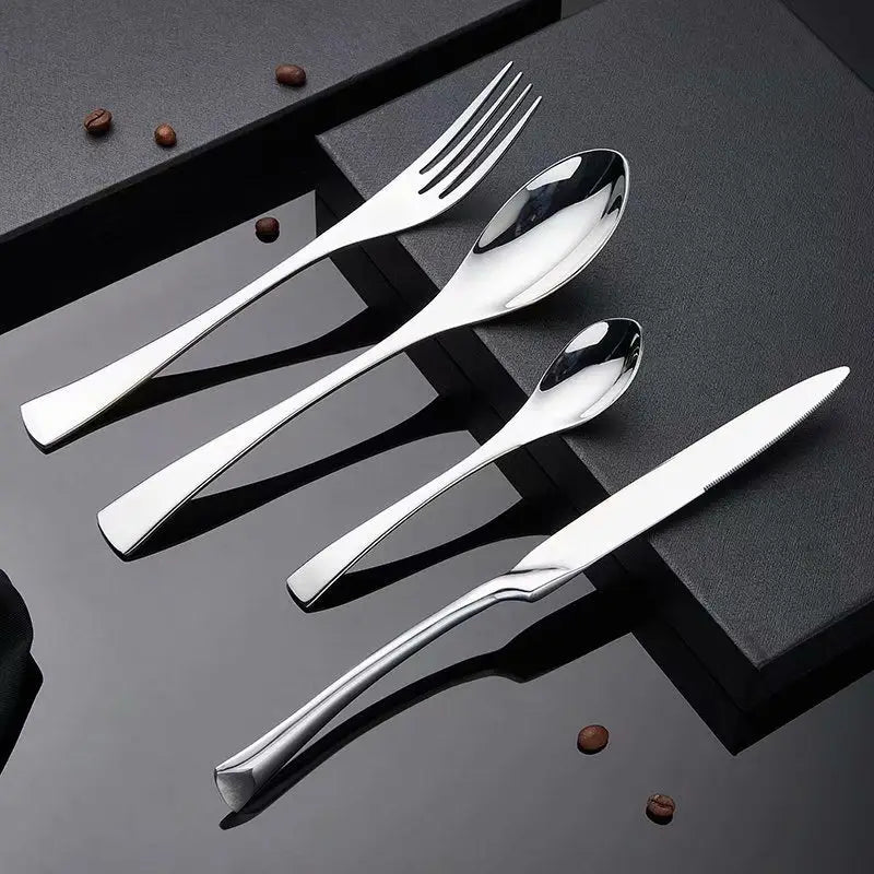 The European Flatware Set - 16-Piece Set / Silver - flatware